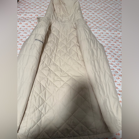 Columbia jacket size Large color cream - Picture 9 of 9